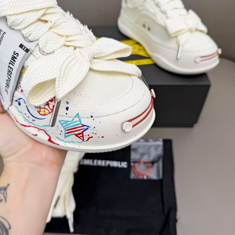 Smilerepublic Canvas Shoes